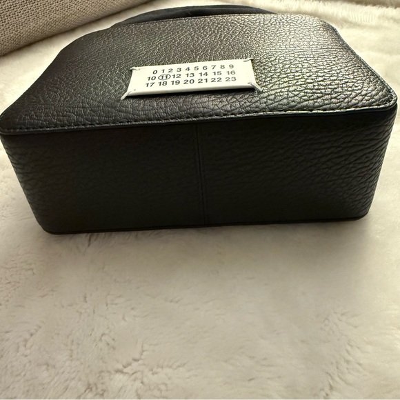 Maison Margelia 5AC Camera Bag Medium Black, Shoulder Bag, New With Tags - Picture 7 of 11